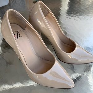 Glossy Tan Pumps